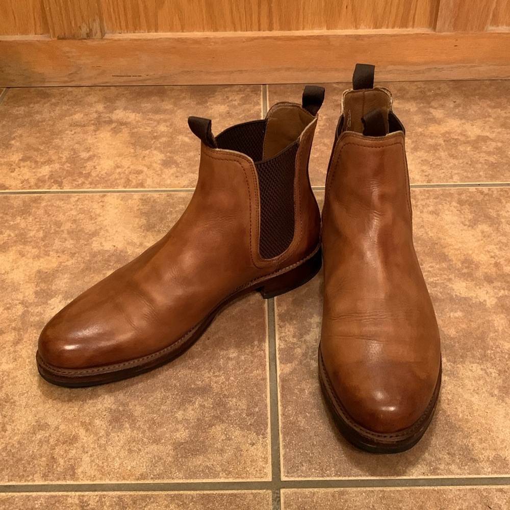 Men’s Frye Chelsea boots size 10